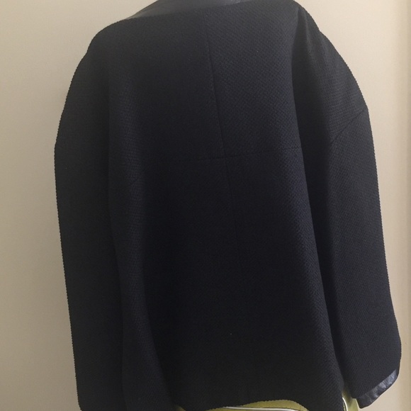 CHANEL ICONIC TWEED JACKET❤️HP - Picture 5 of 10